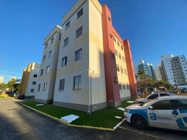 Apartamento com 2 quartos à venda em Rio Caveiras, Biguaçu  por R$ 260.000