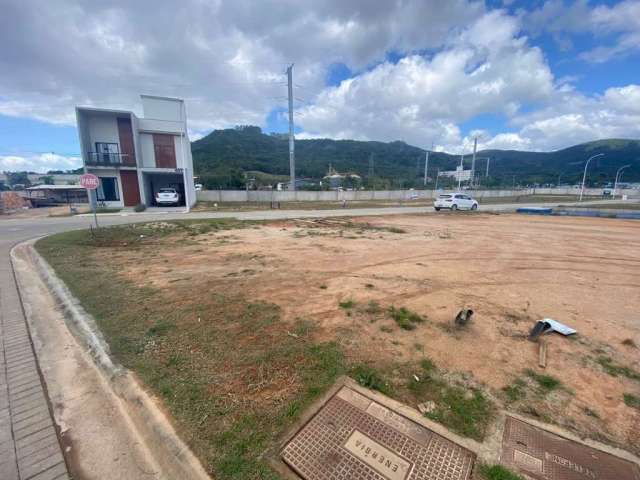 Terreno em condomínio fechado à venda em Deltaville, Biguaçu  por R$ 393.000