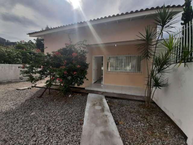 Casa com 2 quartos para alugar em Fundos, Biguaçu  por R$ 1.700