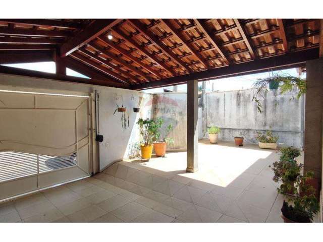 Casa Reformada à Venda: Jardim Novo Itacolomi, SP