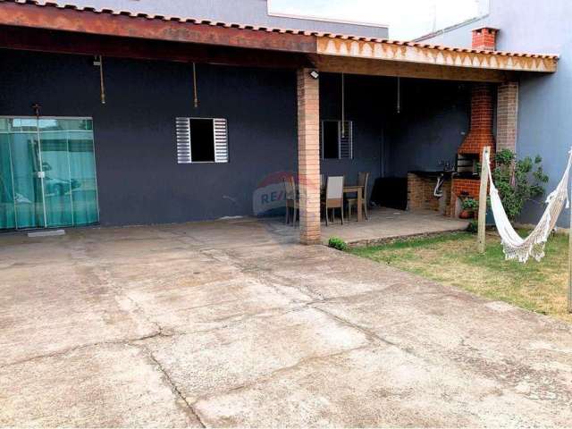 Casa com 3 quartos, sendo 1 suíte no bairro Jardim Santa Cruz em Mogi Guaçu