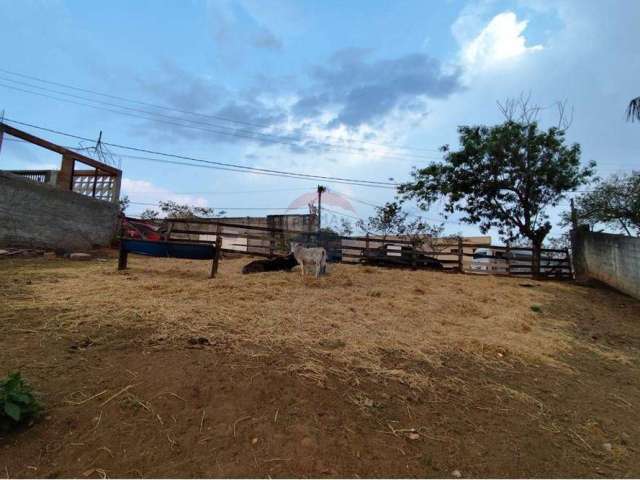 Terreno com 1.983,15  m2 próximo ao colegio objetivo em Monte Sião - MG