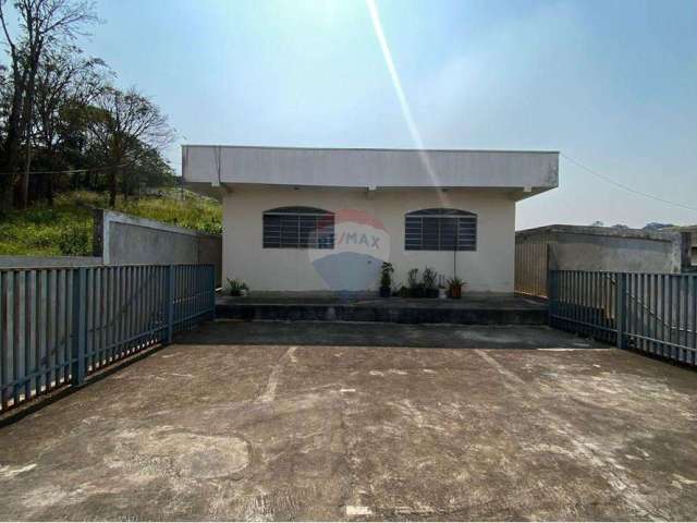 Excelente 3 casa - imóveis no local, com o total de 5 Quartos, 3 salas, 3 garagens,  3 banheiros, 258m² investimento