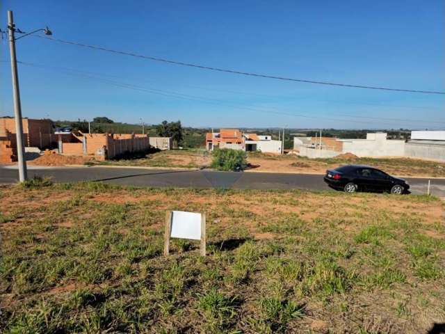 Terreno C/ Piscina e Garagem em Estiva Gerbi, SP