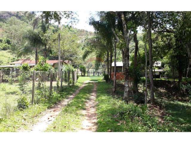 CASA  CAMPO COM 180 M2 , TERRENO com 9400 M2 com duas casas e tanque de peixe