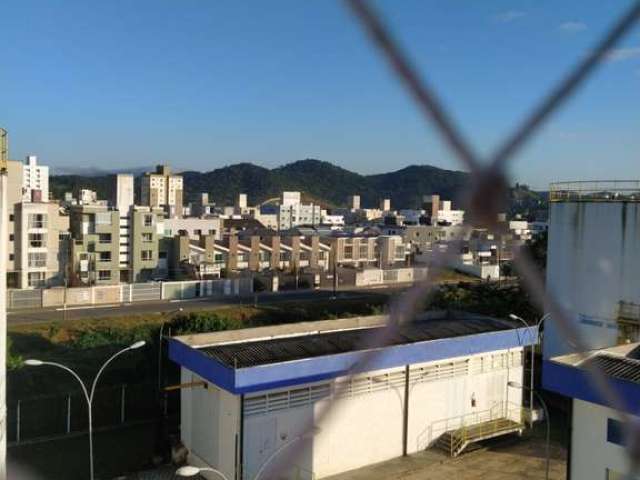 Apartamento com 2 dormitórios localizado a 750m do Supermercado Schmit no Centro de Camboriú