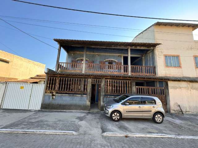 Linda casa em Unamar a 50 m da praia