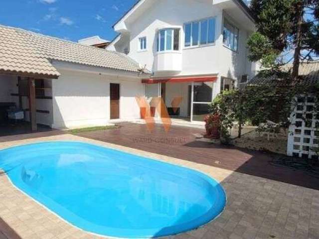 CASA com 243m² à VENDA em JURERÊ INTERNACIONAL!