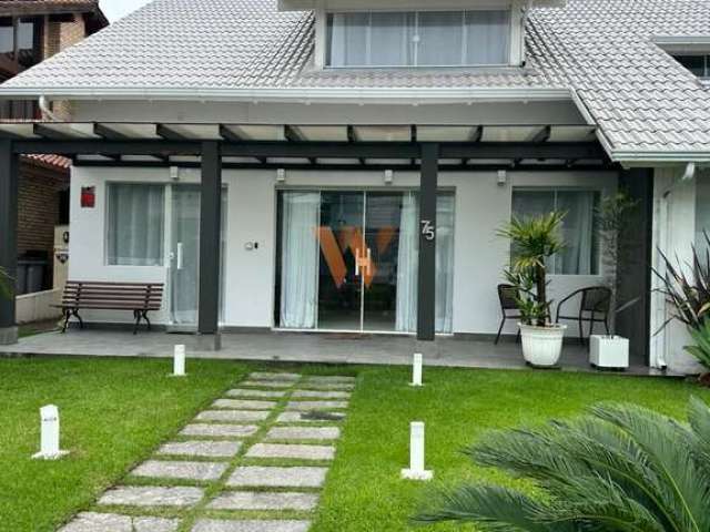 CASA para ALUGUEL ANUAL com 252m² à VENDA – JURERÊ IN - Florianópolis/SC