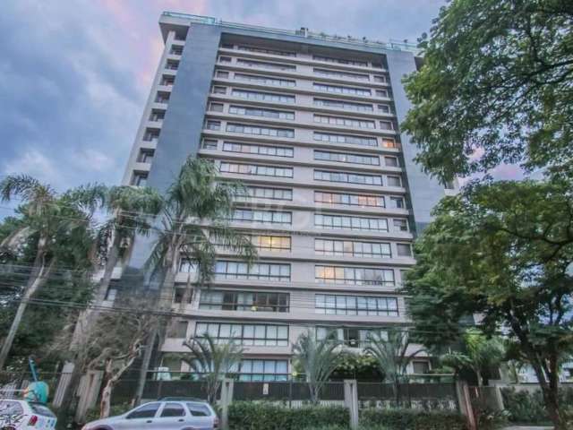 Excelente apartamento Garden de alto padrão, 221,56m² privativos finamente mobiliado com móveis florense e decorado por arquiteto.&lt;BR&gt;3 suítes sendo a suíte master com closet, living amplo  2 am