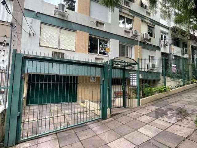 Amplo apartamento, de frente, 3 dormitórios (sendo um transformado em escritório, no qual ficam os móveis fixos), 2 banheiros, sala de estar com living para dois ambientes, cozinha espaçosa e mobiliad