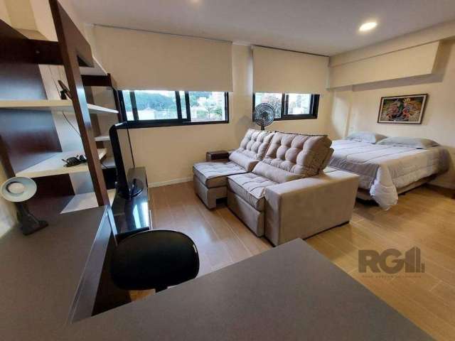 Studio novo em excelente localização no Bairro Auxiliadora.&lt;BR&gt;&lt;BR&gt;Apto mobiliado, com 41m2, churrasqueira, box coberto, depósito individual e ótima orientação solar. &lt;BR&gt;&lt;BR&gt;P