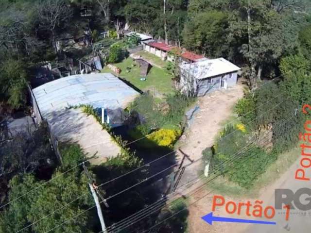 Ótima oportunidade de investimento! Terreno com 4725m² de área total, localizado no Bairro Morro Santana em Porto Alegre. Topografia irregular e frente a fundos, possui viabilidade para construção. Nã