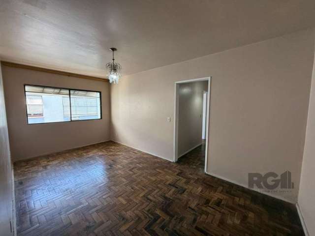 Apartamento recém-reformado com 80 m², situado no bairro Menino Deus, uma das áreas mais bem localizadas de Porto Alegre. &lt;BR&gt;&lt;BR&gt;O imóvel conta com 3 quartos espaçosos, uma sala ampla e b