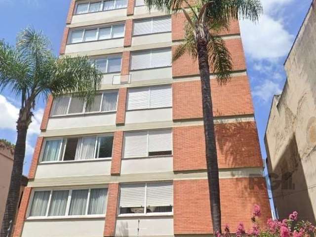 Excelente apartamento 2 dormitórios semimobiliado. com living 2 ambientes, banheiro, área de serviço, ótimo estado de conservação com 1 vaga de garagem coberta. Condomínio com elevador, portaria 24 ho