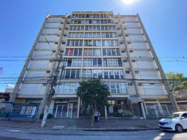 Apartamento amplo com excelente localização na Avenida Ipiranga. O imóvel possui 146 m2,totalmente  reformado e  com móveis sob medida.  3 dormitórios sendo 1 suíte  com hidro, o imóvel possui  2 banh