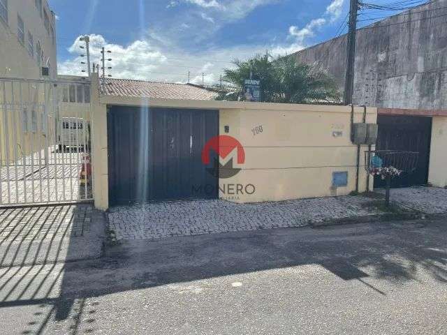 Casa com 108m² e AMPLO TERRENO apenas 50 METROS DA Av. EDILSON BRASIL SOARES | Parque Manibura, Fortaleza-CE