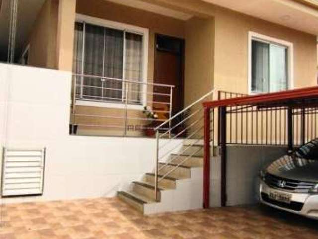 Linda casa 2 quartos em ótima localização!!!