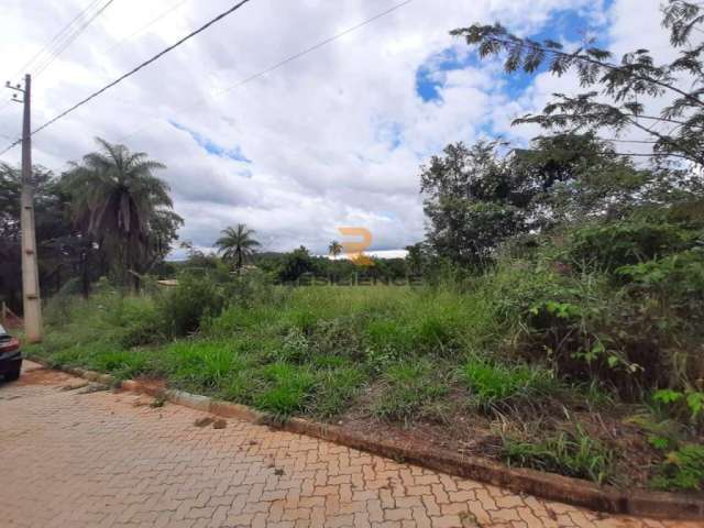 Lote com 1.000m2 em condomínio fechado, Recanto do Beija Flor !