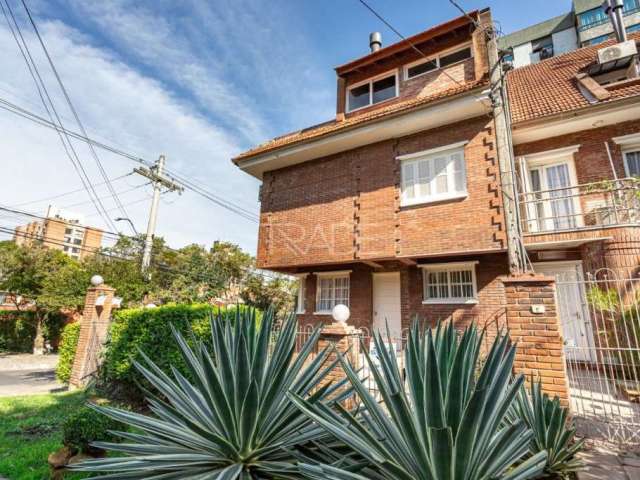 Casa com 3 quartos à venda na Rua Doutor Armando Barbedo, 1200, Tristeza, Porto Alegre por R$ 890.000