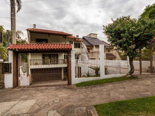 Casa com 4 quartos à venda na Rua Caeté, 600, Vila Assunção, Porto Alegre por R$ 1.590.000