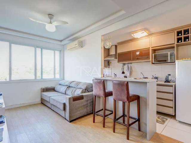 Apartamento com 2 quartos à venda na Rua Coronel Aristides, 211, Camaquã, Porto Alegre por R$ 420.000