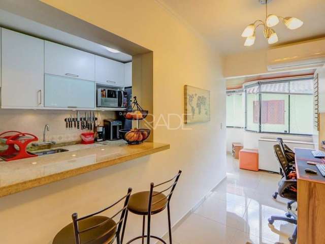 Apartamento com 2 quartos à venda na Rua Dona Zulmira, 198, Cavalhada, Porto Alegre por R$ 270.000