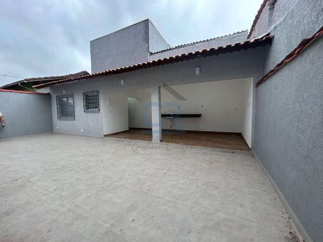 Casa com 4 quartos à venda na Tupi, Praia Grande  por R$ 890.000