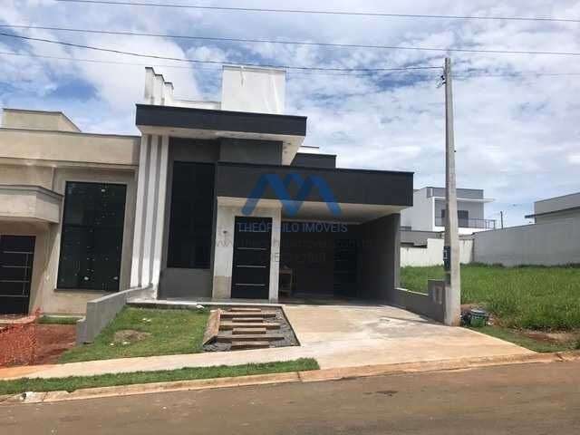 Linda Casa em Condomínio