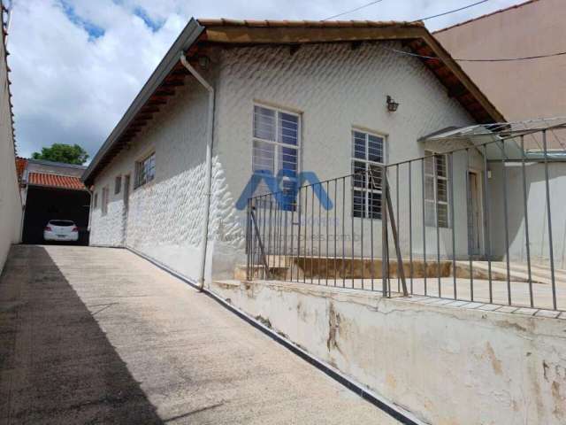 Excelente Casa Térrea à Venda no Bairro Jardim Simus