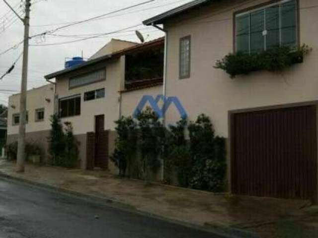 Casa com Salão Comercial à venda