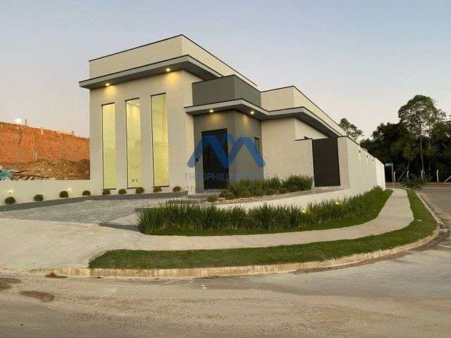 Linda Casa Térrea em Condomínio à Venda