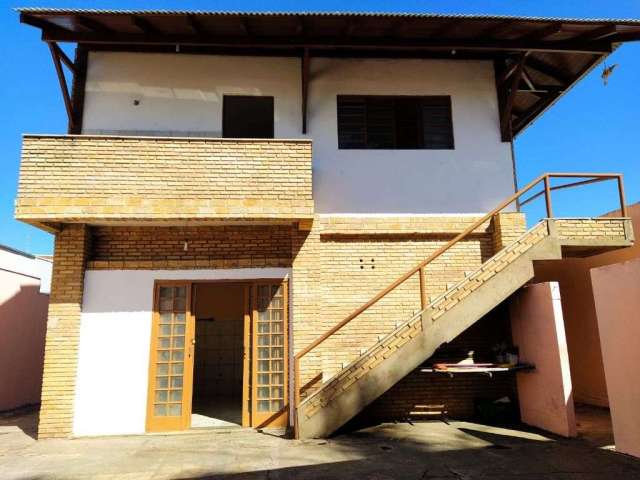 Casa com 3 dormitórios à venda, 260 m² por R$ 450.000,00 - Jardim Bela Vista - Bauru/SP