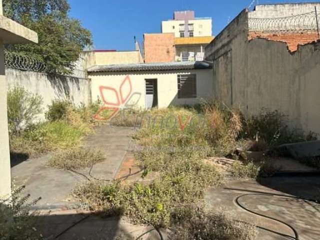 Casa para Demolição no Centro