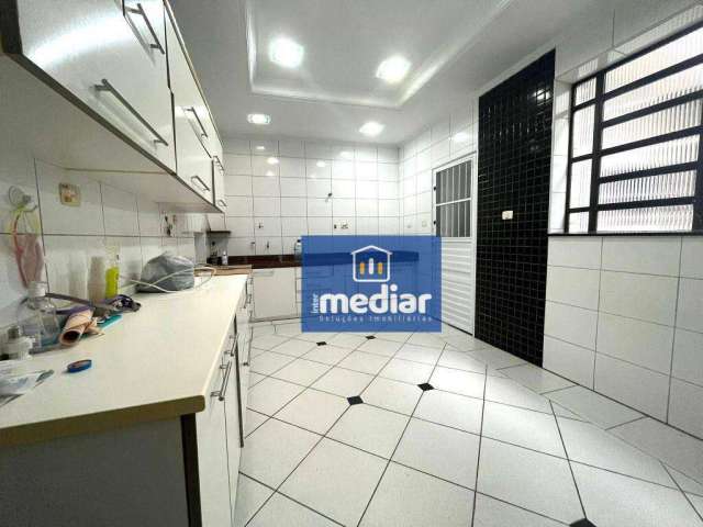 Casa com 4 dormitórios à venda, 220 m² por R$ 895.000,00 - Centro - São Vicente/SP