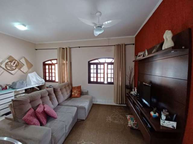 Casa com 3 dormitórios à venda, 160 m² por R$ 650.000,00 - Caiçara - Praia Grande/SP