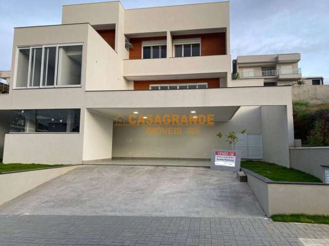 Casa com 03 quartos a Venda no Cond, Residencial Jaguary