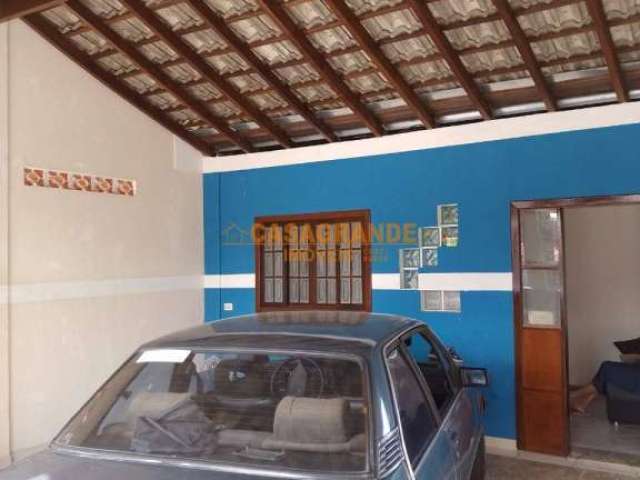 Casa com 07 quartos- 255mts no Jardim Santa Inês II SJC