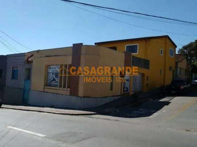 Casa + Ponto Comercial com 03 Quartos, 230m² em Santana - SJC