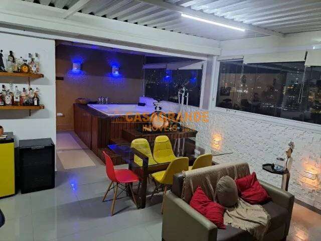 Apartamento Duplex com 02 quartos, 120mts no