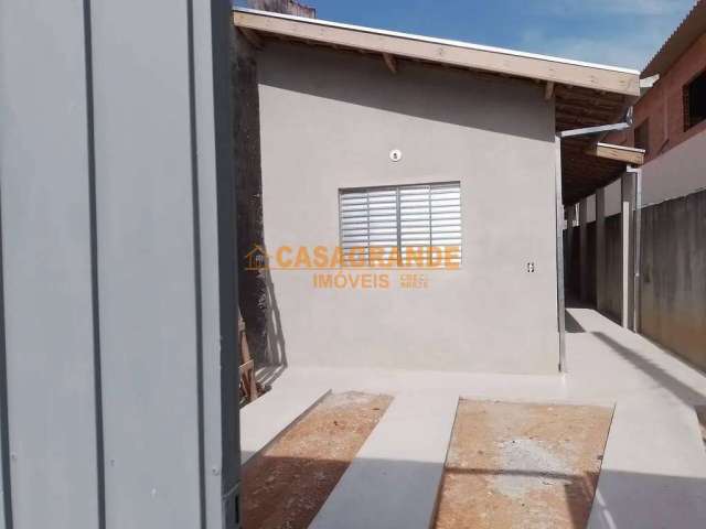 Casa com 02 quartos, 65mts no Jardim santa Inês III  SJC