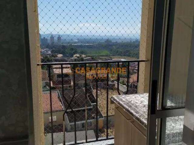 Apartamento com 03 quartos, 70mts no Monte Castelo SJC