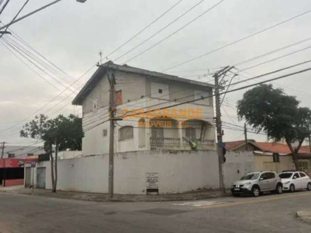 Casa Sobrado com 4 quartos - 270 m² -  Jardim América