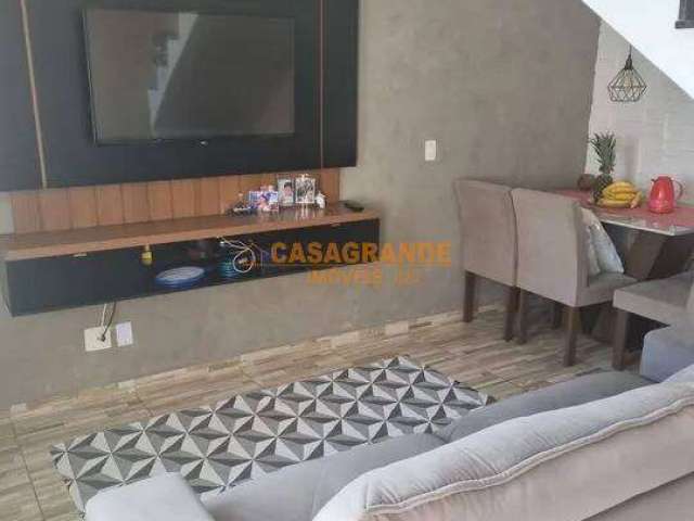 Casa Sobrado com 02 Quartos, 65m² na Vila São Geraldo - SJC