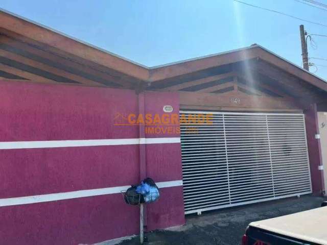 Casa com 03  quartos, 130mts no Conj, Res, Galo Branco SJC