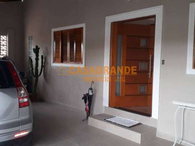 Casa com 03 Quartos, 110m² na Vila Tesouro - SJC