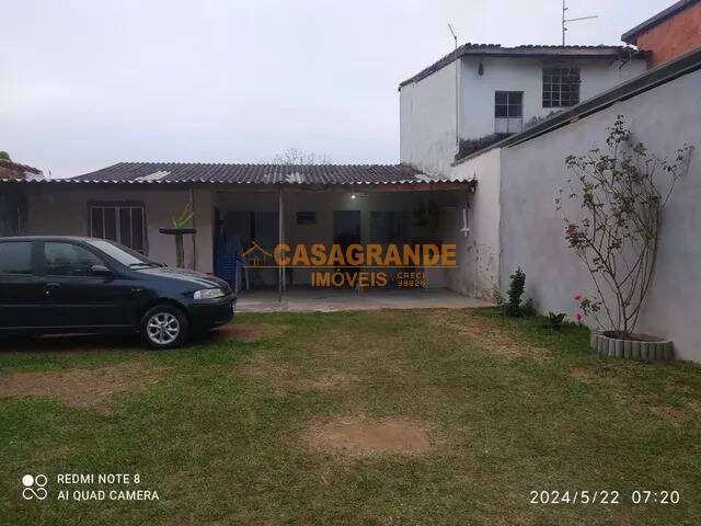 Casa com 02 quartos, 60mts