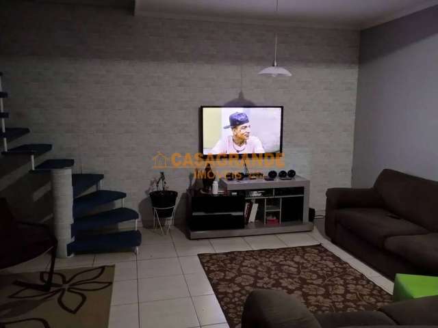 Casa com 03 quartos, 147mts no Jardim Santa Inês II, SJC