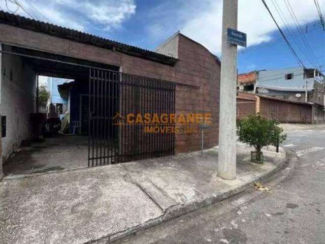 Casa com 04 quartos, 150mts no Conjunto Residencial Dom Pedro I