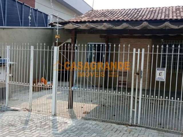 Casa com 400 m² no Jardim Satélite para fins comerciais e residências